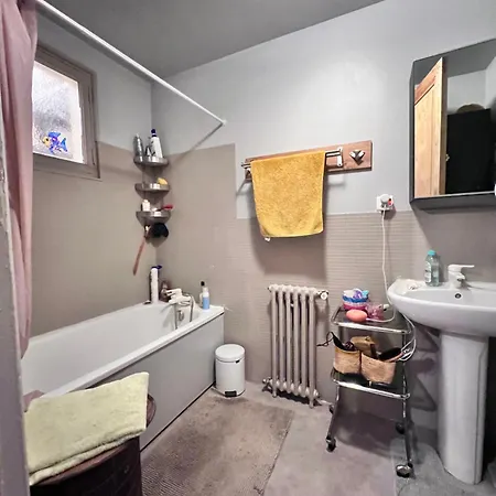 Au Petit Bonheur Bed and breakfast 4*