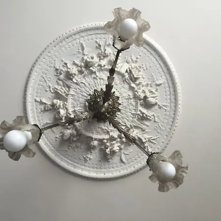 Au Petit Bonheur 4* Talence