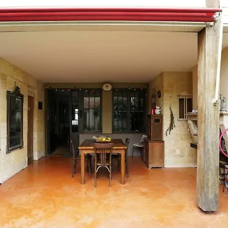 Au Petit Bonheur Bed and breakfast
