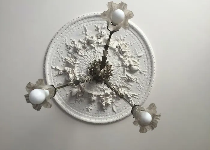 Au Petit Bonheur 4* Talence